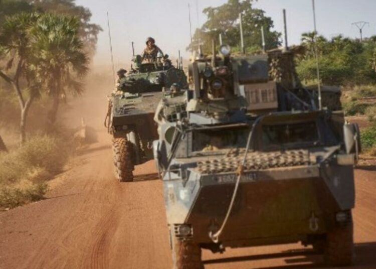 Two Armoured Personnel Carriers (APC) of the French Army patrol a rural area  during the Bourgou IV operation in northern Burkina Faso on November 14, 2019. - This is the first time that the French Army, the national armies and the multinational force of the G5 Sahel (Mali, Burkina Faso, Niger, Mauritania and Chad) have officially worked together in the field.
The mission of the 1,400 soldiers of this Bourgou IV operation (including 600 of the 4,500 French soldiers of the Barkhane force): to restore authority in a remote area where no army has set foot in more than a year, leaving the field open to jihadists. (Photo by MICHELE CATTANI / AFP)